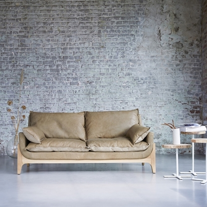 Picture of Yolo -  2-seater sofa in solid oak and cheyenne leather