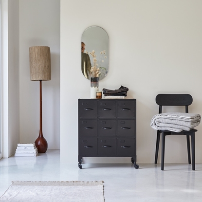 Picture of Chest of drawers made of metal